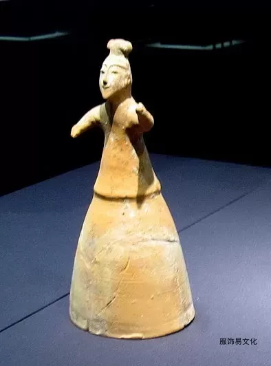 穿袄裙的三国魏国女俑