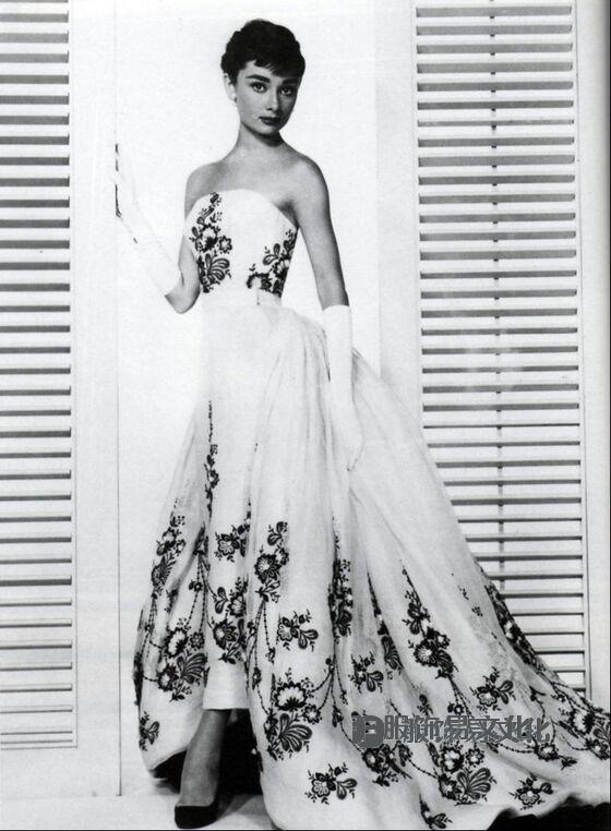 休伯特·纪梵希-顶级服装设计师（Hubert de Givenchy）传记